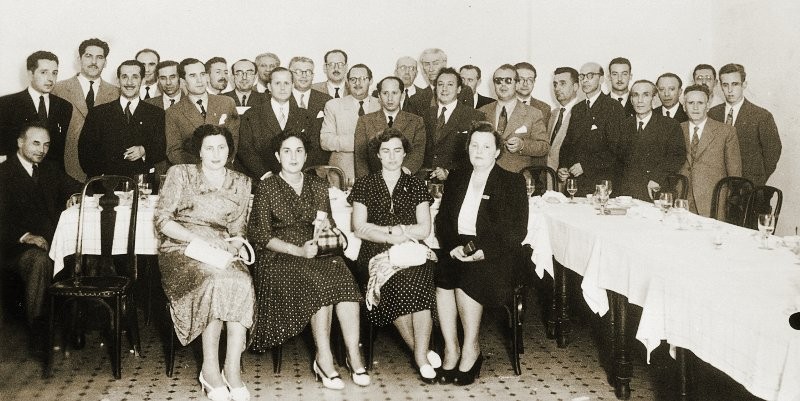 Asamblea fundacional da Editorial Galaxia nos baixos do hotel Compostela. Santiago, 25 de Xullo de 1950.