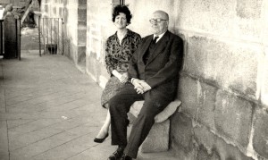 Coa súa dona Fita (ca. 1965).